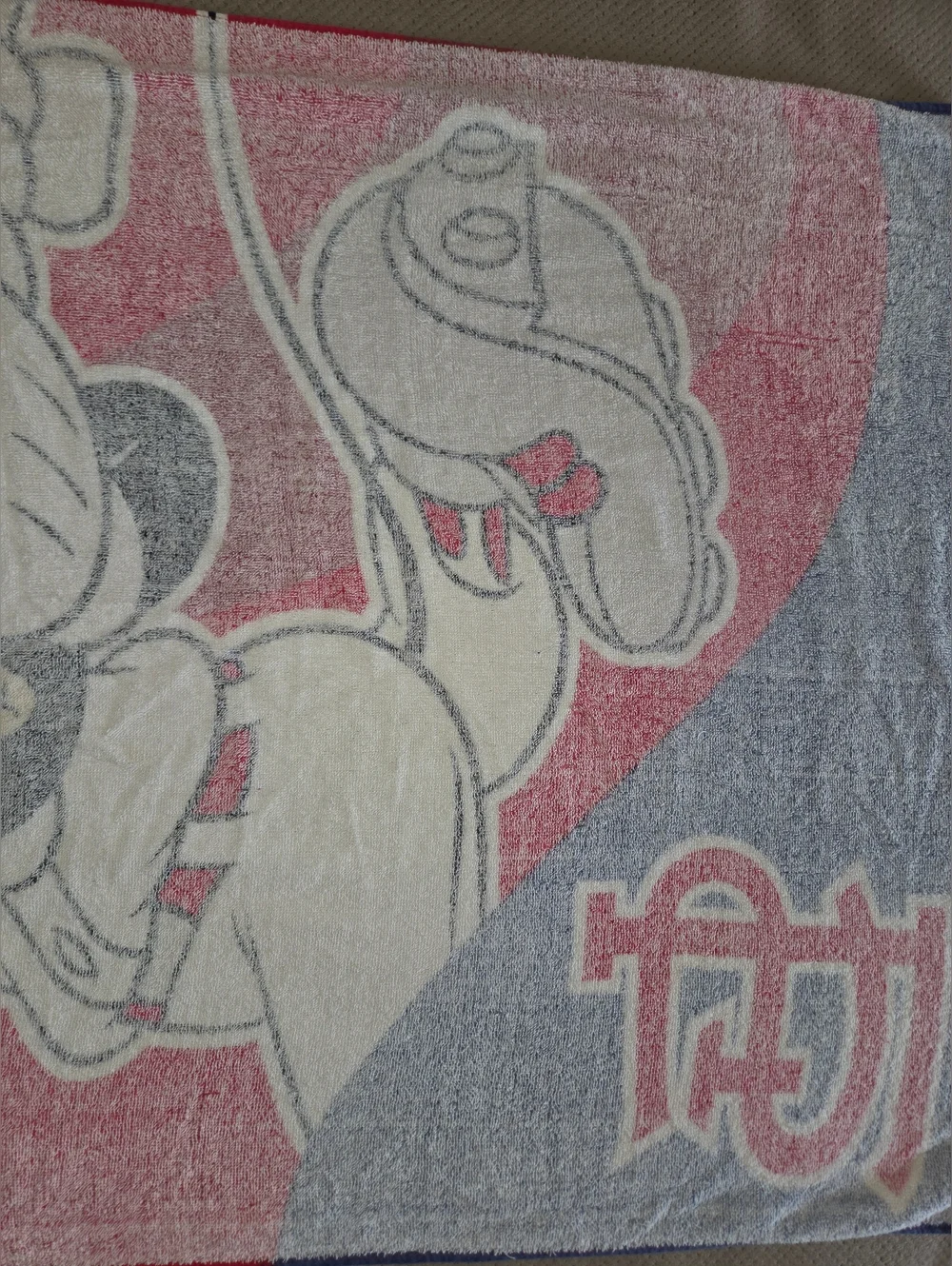 St. Louis Cardinals MLB & Disney Mickey Mouse Towel Wind Up Beach Baseball 2012